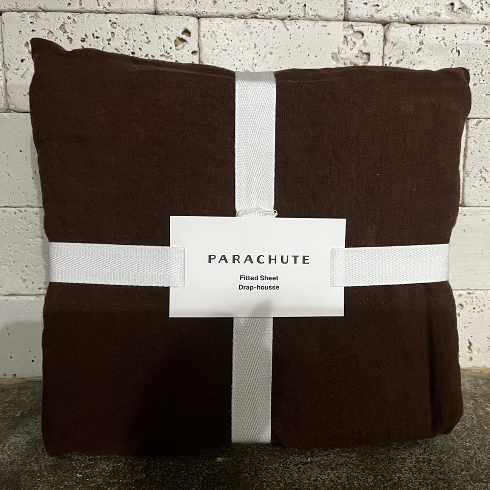NWT PARACHUTE Linen Fitted Sheet Full in Raisin Brown 100% European Flax